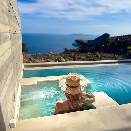 Sea View With Private Swimming Pool וילה