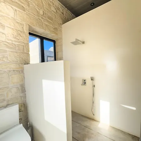 Sea View With Private Swimming Pool וילה